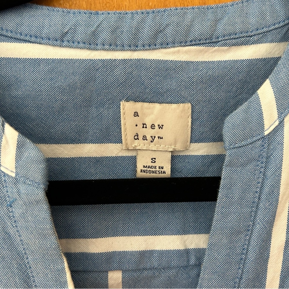 Blue and white stripe shirt dress button up with pockets, waist tie - Picture 2 of 8